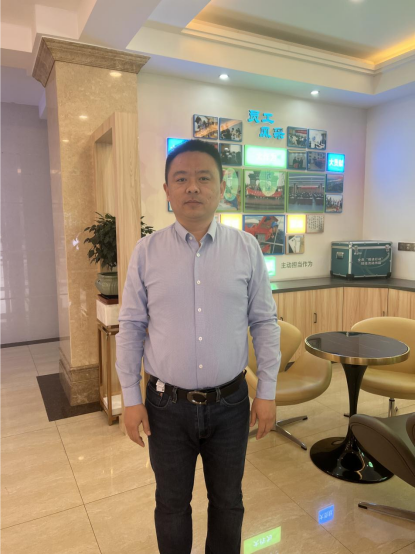 銷售之星袁燦：勇往直前，譜寫亮麗業(yè)績篇章